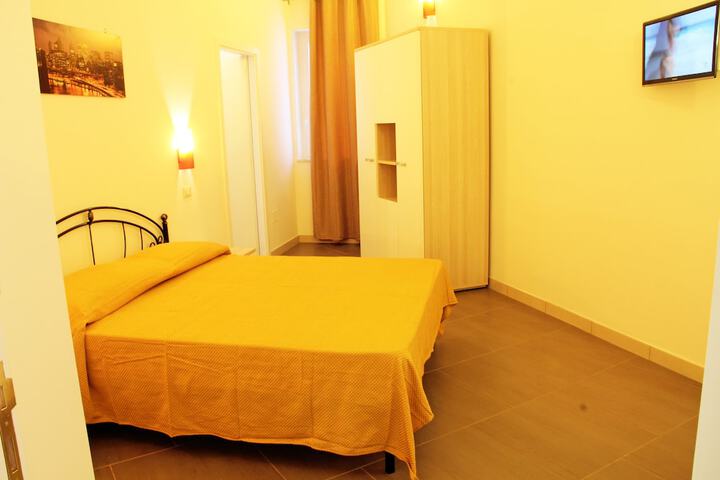 Room 13 of 24