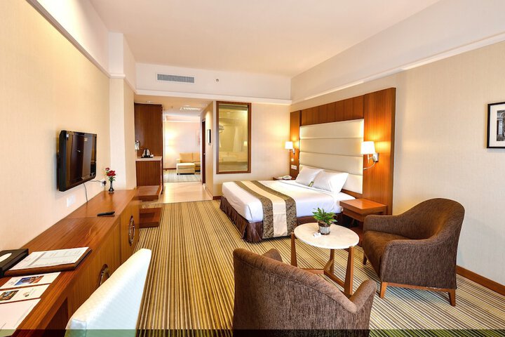Room 40 of 74