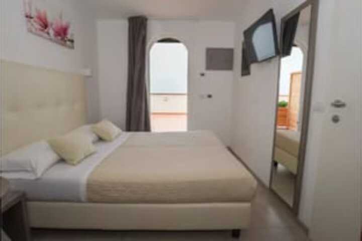 Room 7 of 63