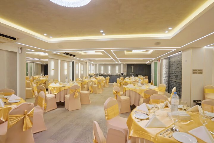Ballroom/Hall 49 of 57