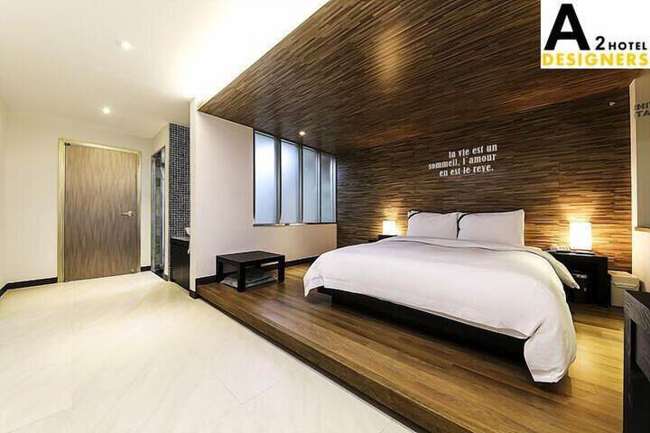 Room 13 of 43