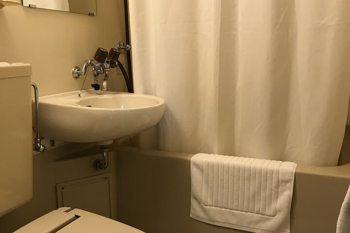 Room 12 of 15