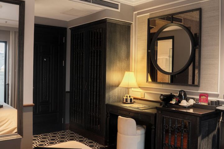 Room 34 of 101