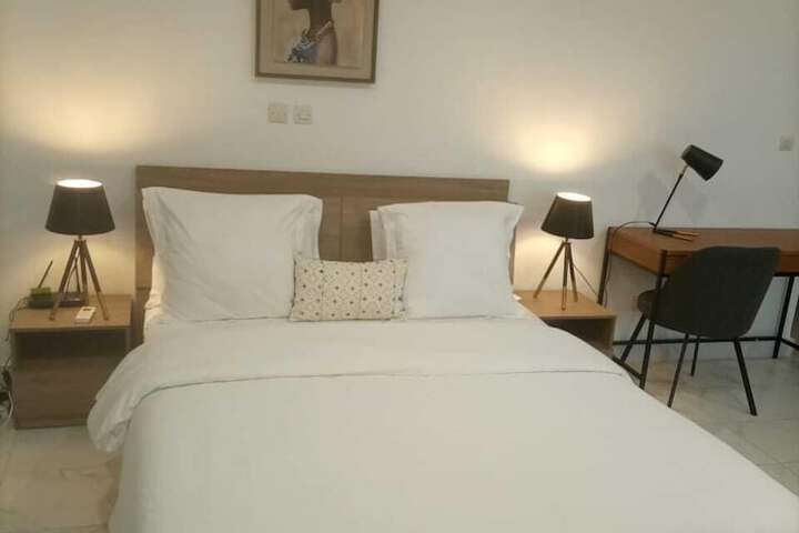 Room 17 of 28