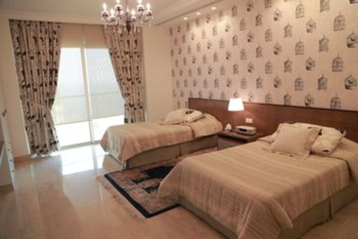 Room 9 of 23