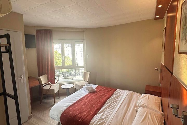 Room 12 of 17