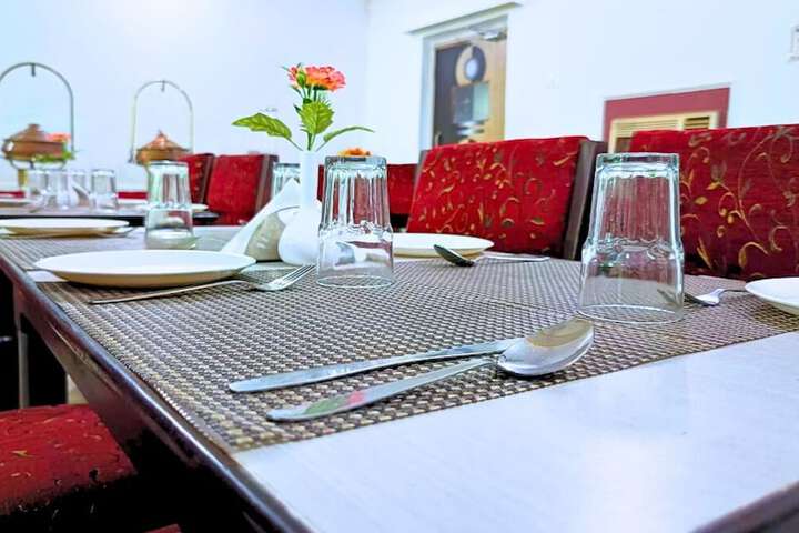 Dining 37 of 53