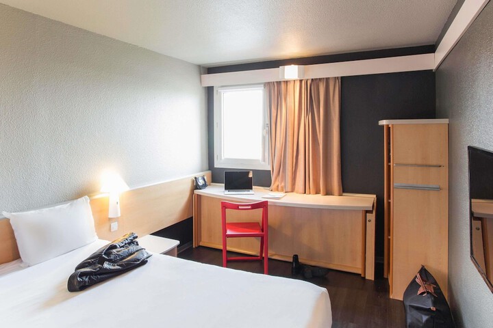 Room 8 of 46