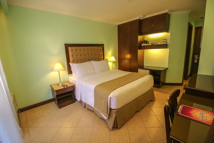 Room 26 of 101