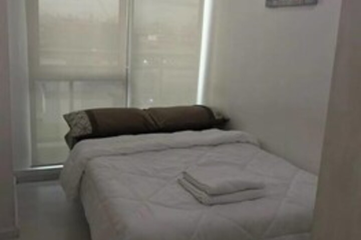 Room 2 of 5