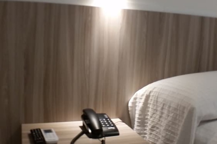 Room 8 of 87