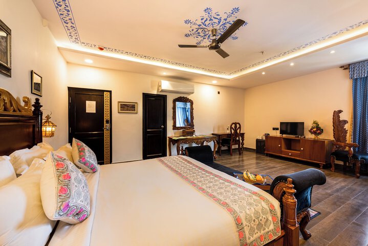 Room 18 of 35