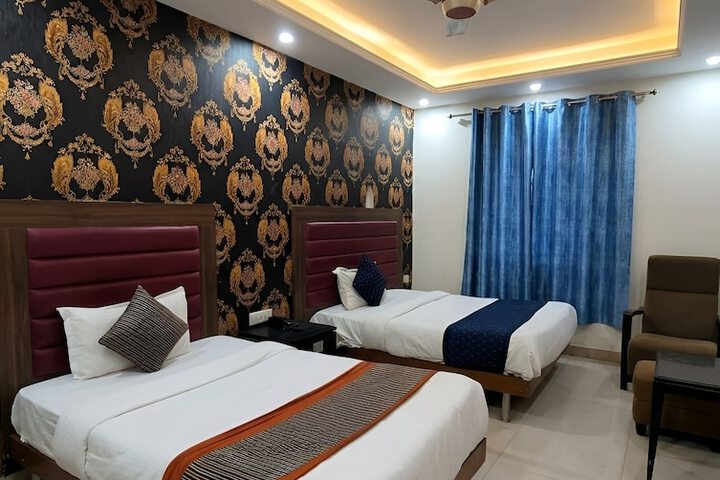 Room 3 of 9