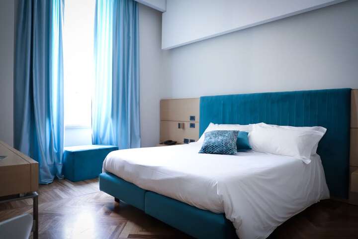 Room 17 of 42