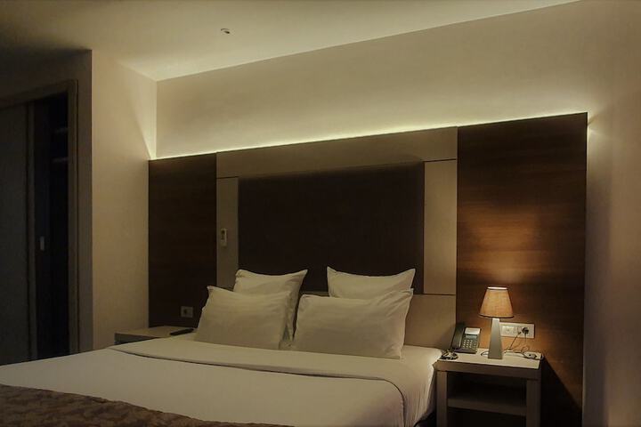 Room 5 of 37