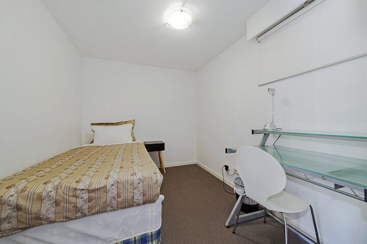Room 9 of 72