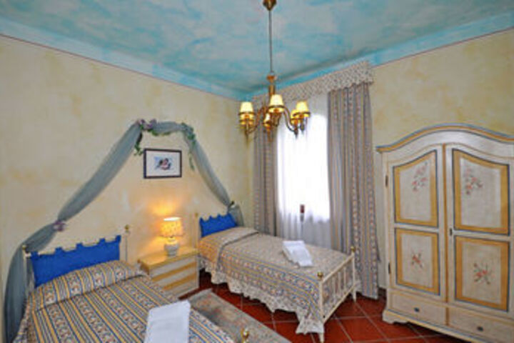Room 30 of 51