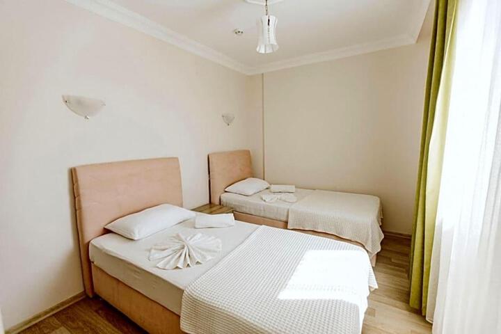 Room 7 of 27