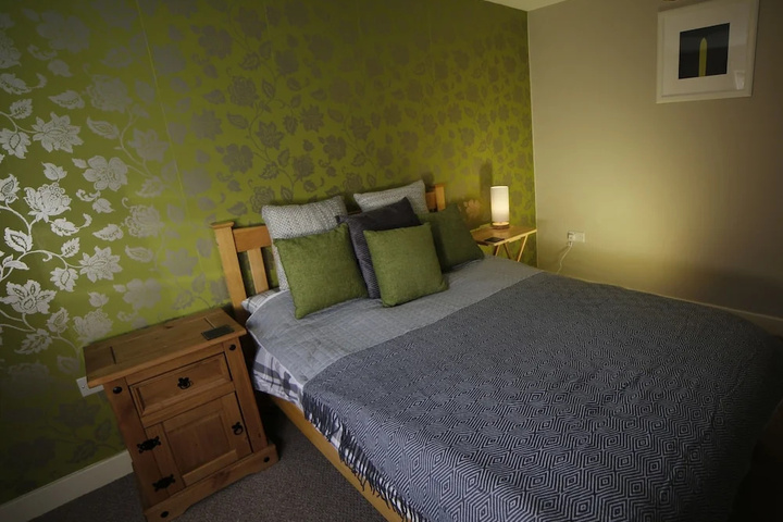 Room 3 of 16