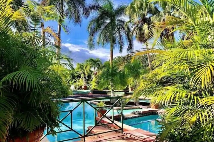 Pool 42 of 83
