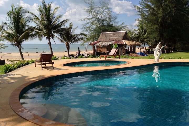Hotel with Pool