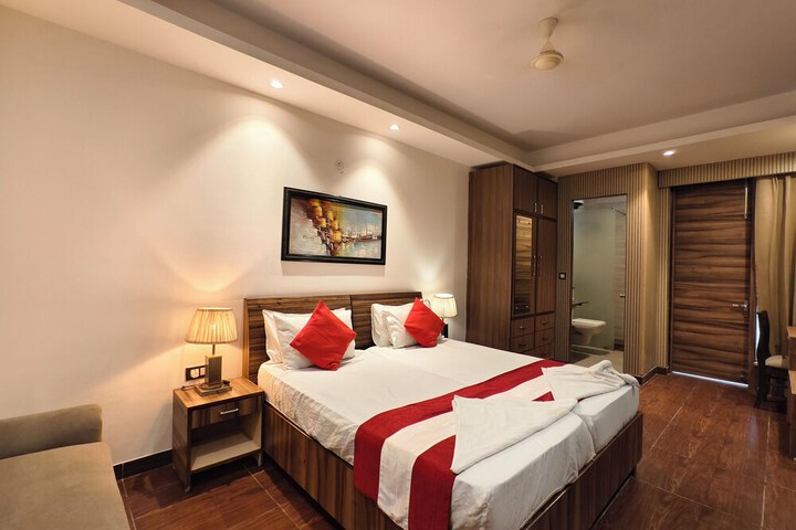 Room 54 of 90