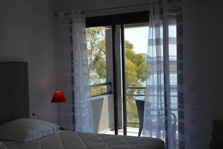 Room 16 of 53