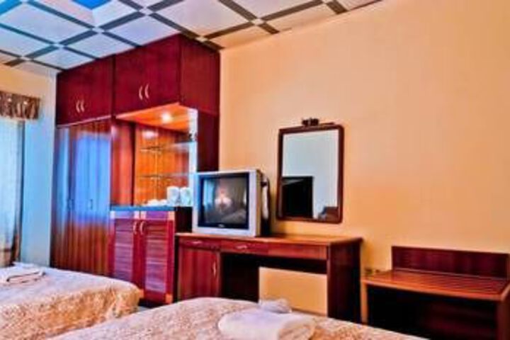 Room 7 of 11