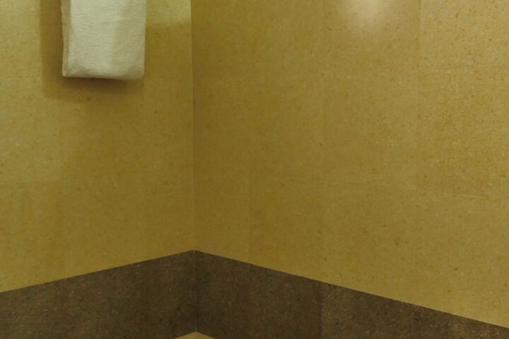 Room 10 of 24