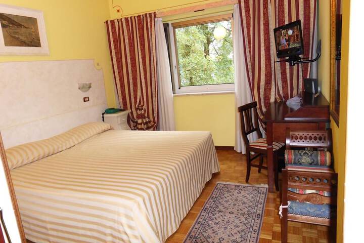 Room 28 of 59