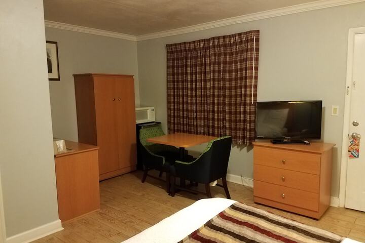 Room 3 of 9
