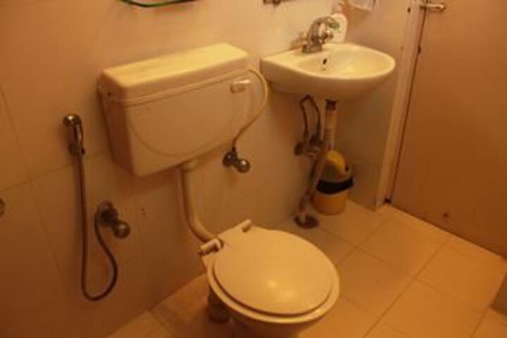 Room 2 of 17