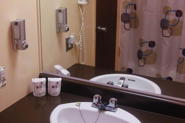 Room 15 of 34