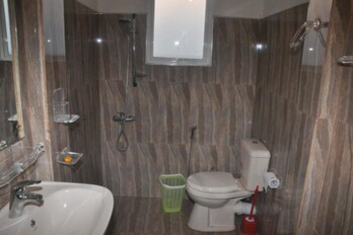 Room 3 of 18