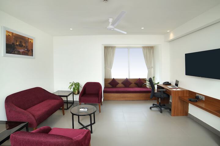 Room 5 of 28