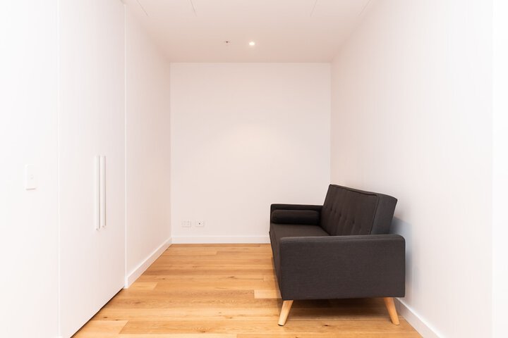 Room 5 of 19