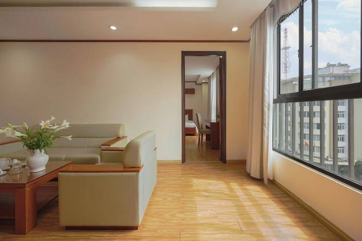 Room 25 of 42