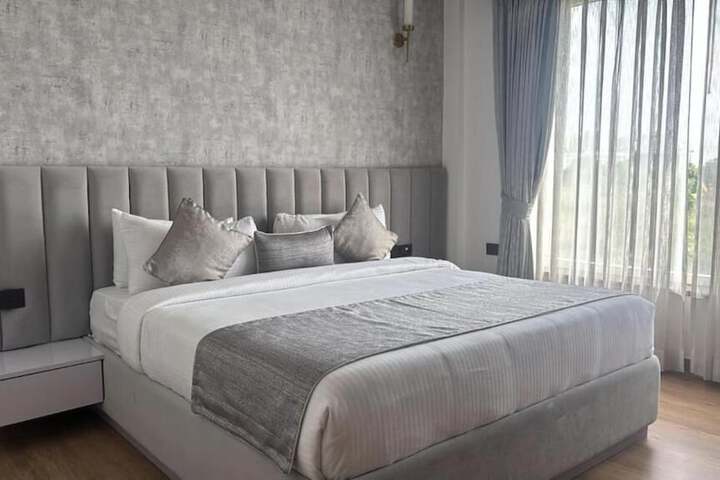 Room 8 of 22