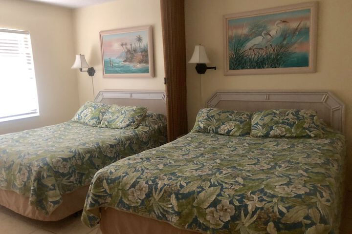 Room 8 of 164