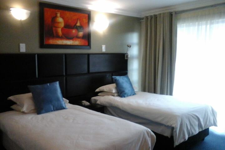 Room 10 of 26