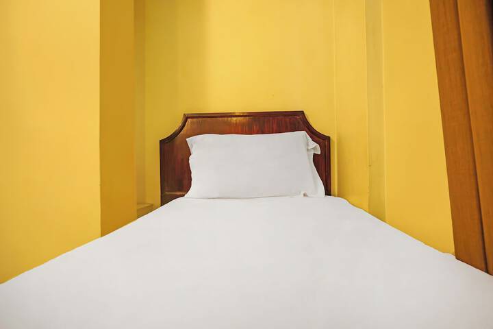 Room 4 of 34