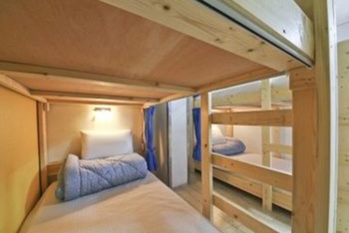 Room 16 of 33