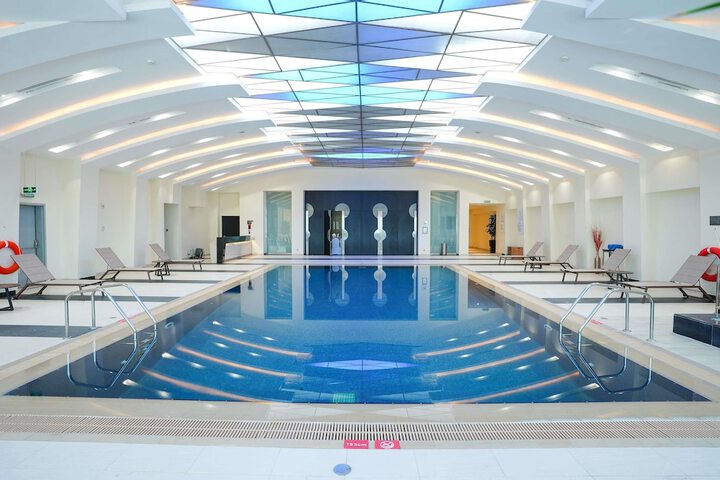 Pool 33 of 79