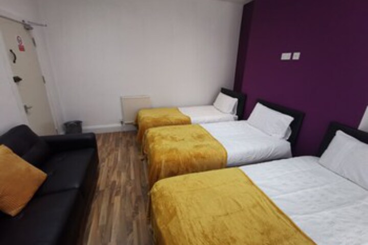 Room 32 of 35