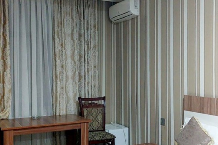 Room 42 of 105