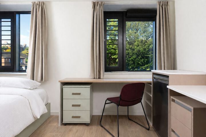 Room 12 of 33
