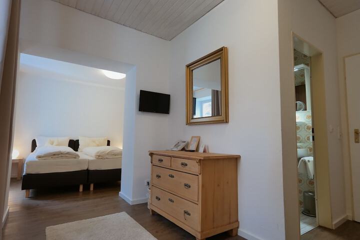 Room 20 of 77