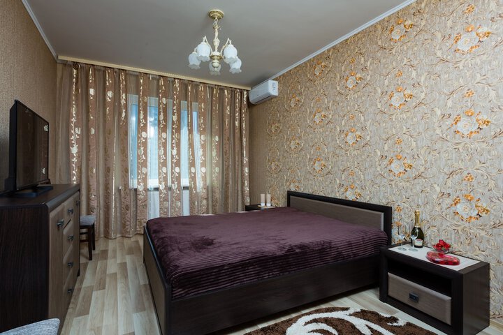 Room 8 of 27