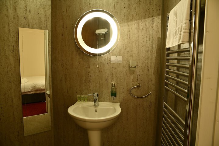 Room 58 of 73