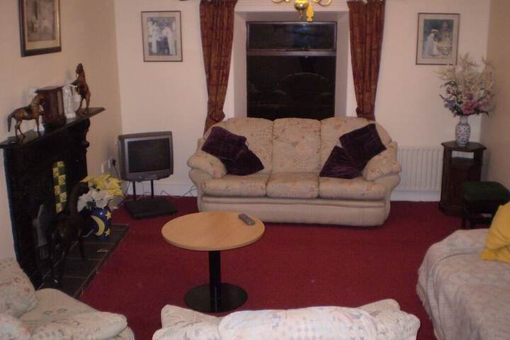 Lounge 16 of 26